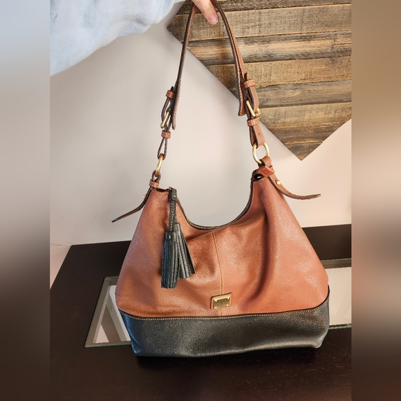 Dooney & Bourke 1975 Shoulder Bag - Picture 1 of 12